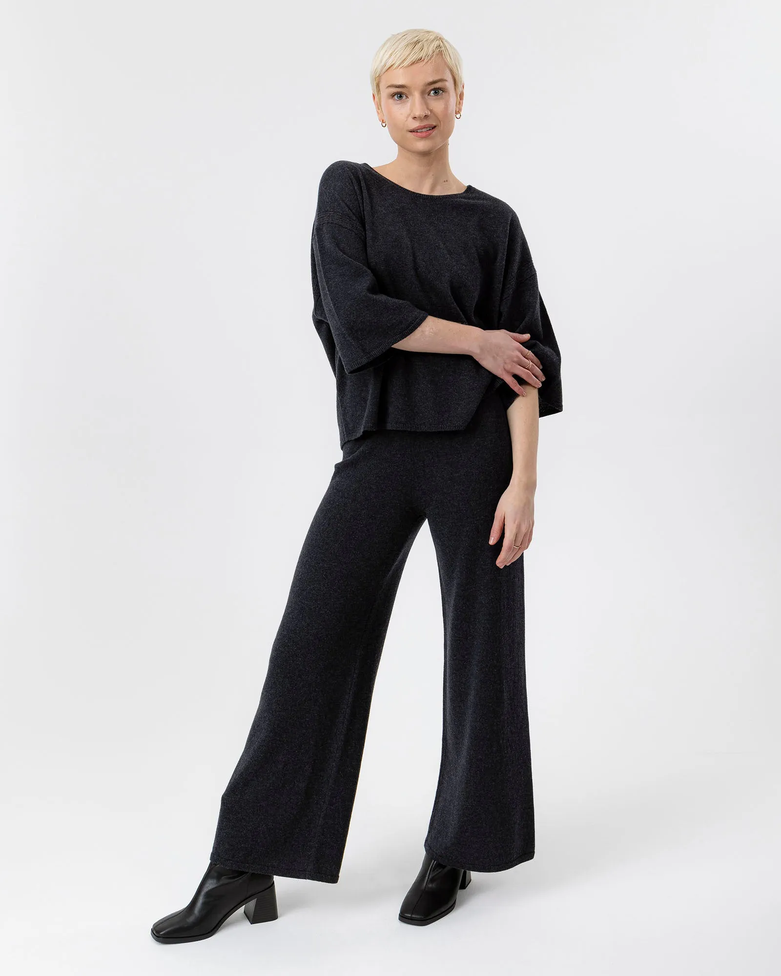 Kristina Pant- Black Mel